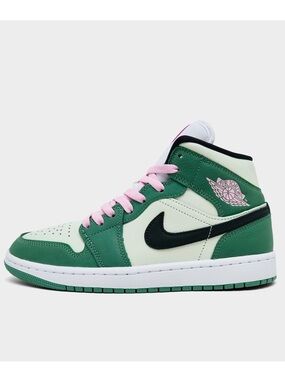 💚🌸 Nike Air Jordan 1 Mid Green 💚🌸